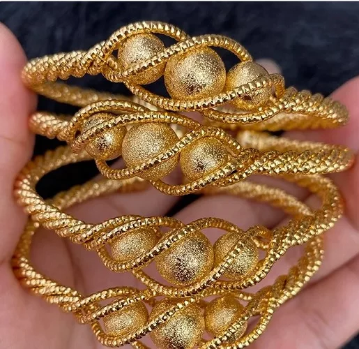 Bangles Bracelet in Gold